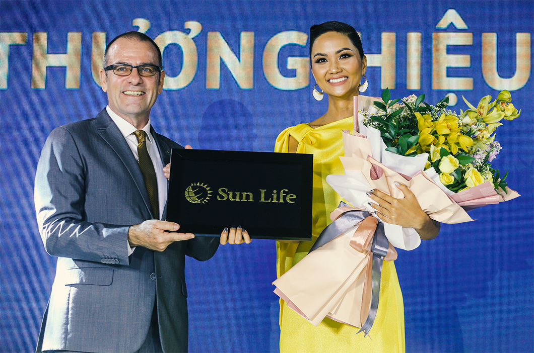 Sun Life Việt Nam công bố Hoa hậu H’Hen Niê là đại sứ thương hiệu tại sự kiện đặc biệt “Tôi chọn mặt trời – Vì tương lai tươi sáng”